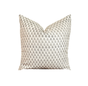 Introducing Piper, the cozy handmade floral handblock pillow cover with a neutral twist. Its block print floral design effortlessly complements any pillow print for a flawless pairing. We love to mix and match pillows, and Piper makes it a breeze with its perfect pairing potential!
12"x20"
machine wash gentle cycle/line dry
cotton