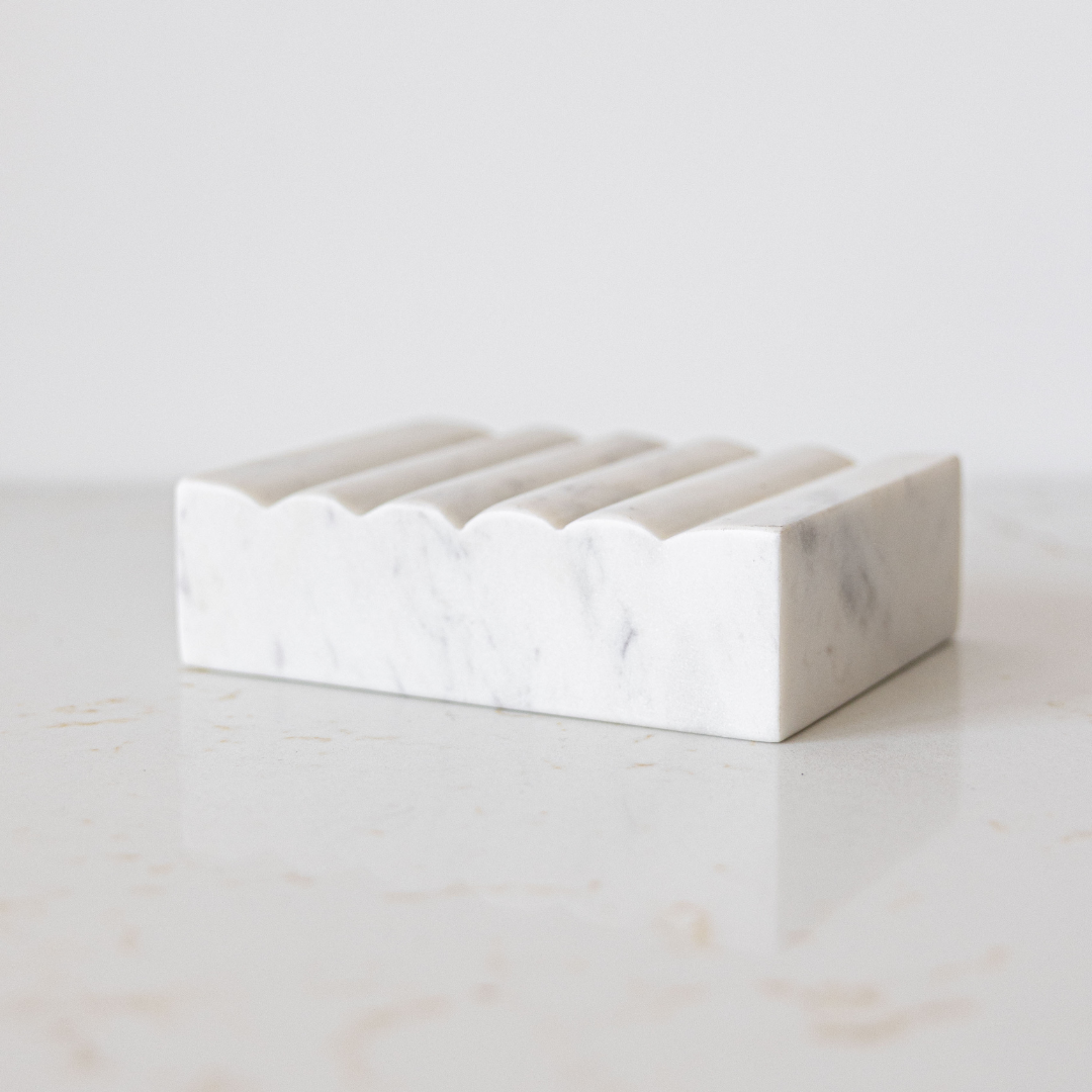 White Marble Scallop Soap Dish – Elegant Bathroom & Kitchen Accent